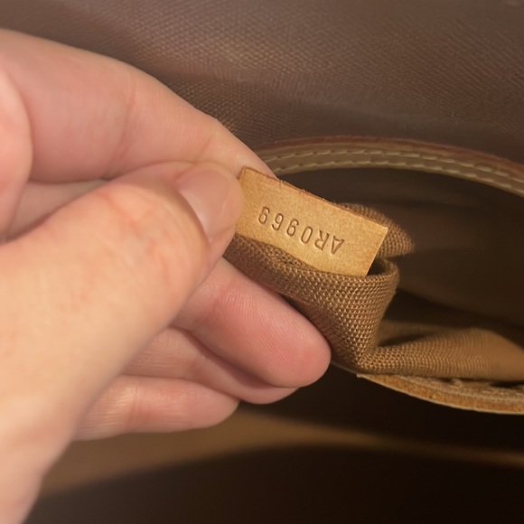 Authentic Louis Vuitton Alma Bag - Picture 10 of 11
